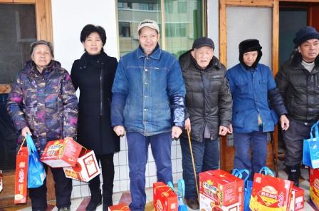 集團走訪慰問福利院.jpg
