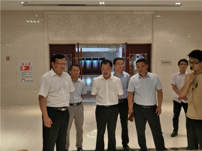 宜春市委常委、副市長李興輝視察仁和集團.jpg
